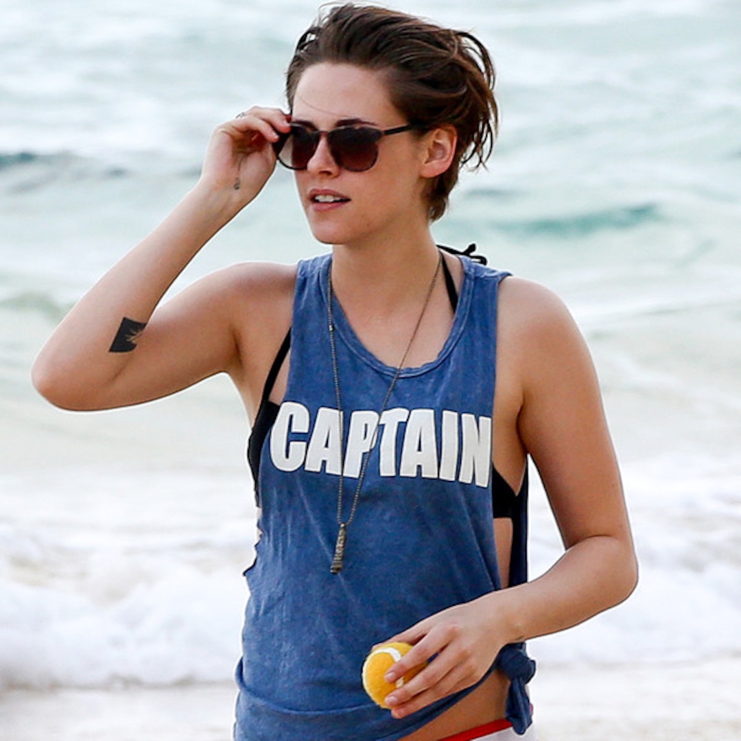 Kristen Stewart Wears Tiny Shorts, Hits the Beach With a Gal Pal! - E